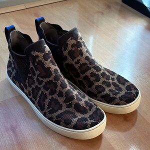 Rothy's leopard Chelsea boots 10